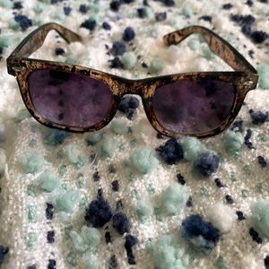 Ray ban sunglasses! Please see description